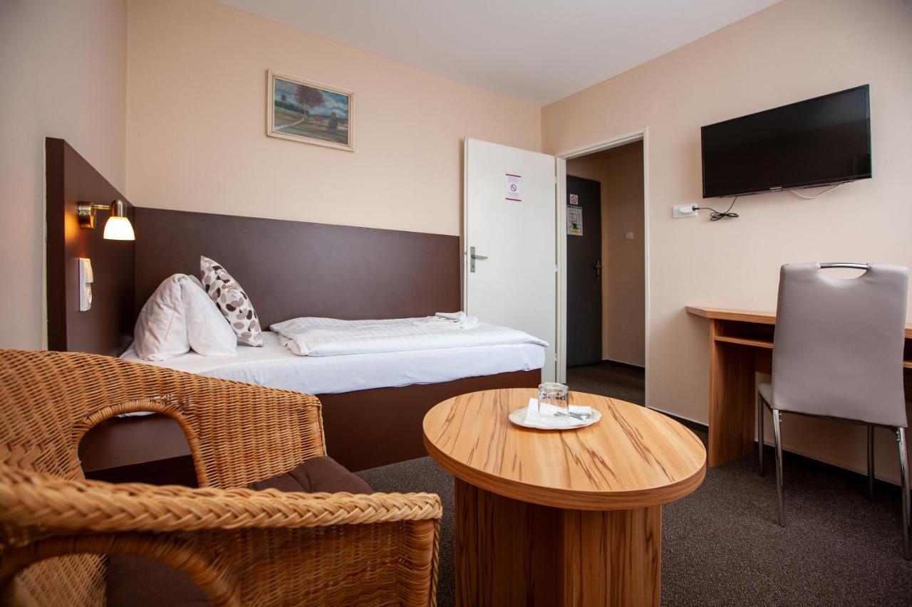 Hotel Stella Plzen Ngoại thất bức ảnh