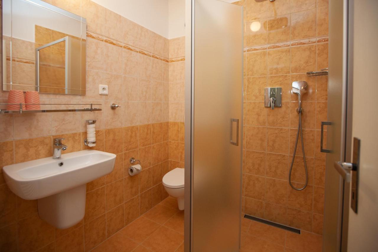 Hotel Stella Plzen Ngoại thất bức ảnh